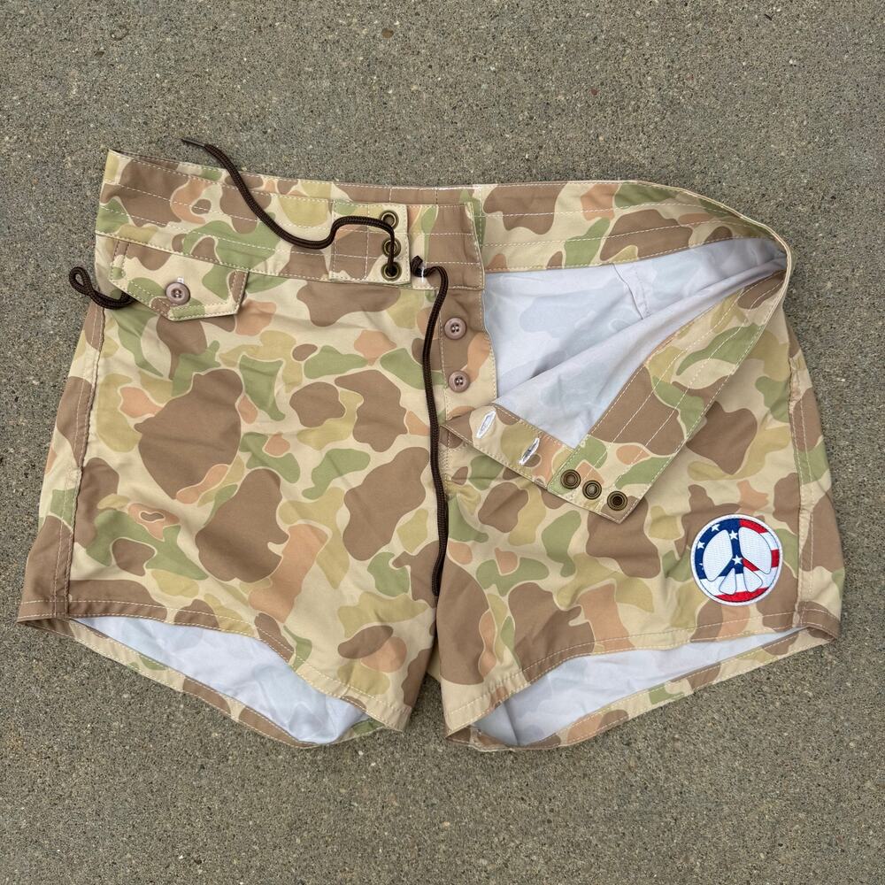 Birdwell Beach Britches Camo Button Fly Lace Tie Cargo Shorts USA Peace Size 12
